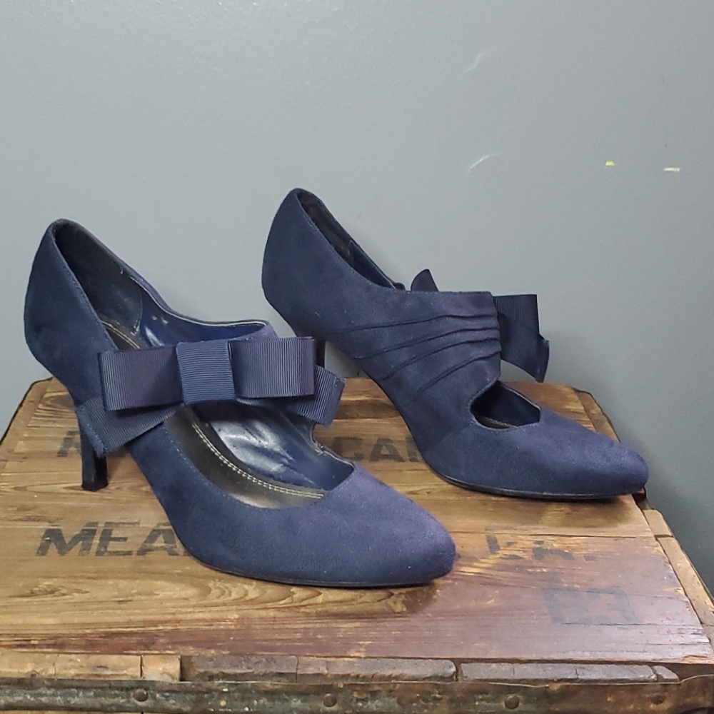 Impo navy 3in heel dress shoes size 6.5